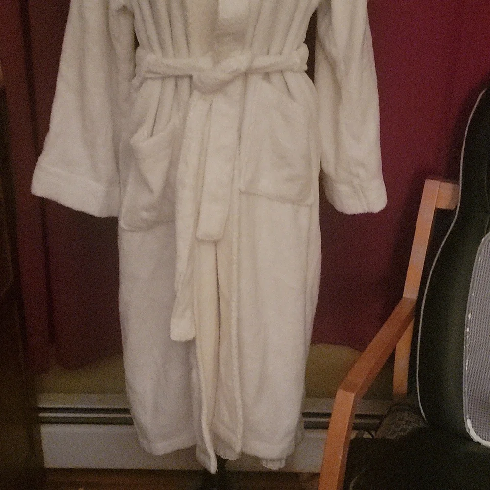 Bath Robe - Picture 2 of 6